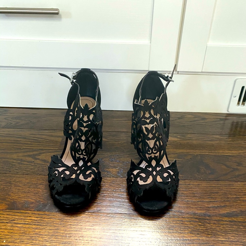 Size 7 black heels